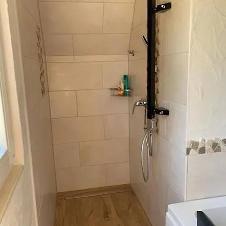 Ueber Den Daechern Von - Aussichts-wohnung Naturpark Rheinblick, Ruhig, Zentrumsnah, Sport-pool Appartement Coblence